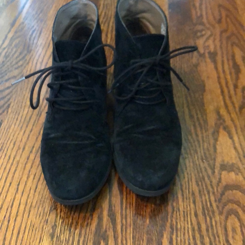 White Mountain Shoes Seneca black suede booties